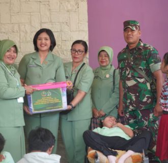 Peringati HUT Persit Kartika Chandra Kirana ke-79, Persit Korem 022/PT Mengadakan Kegiatan Anjang Sana dan Baksos