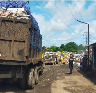 750 Ton Sampah Menggunung di Kantor UPT Kebersihan DLH KBB, Pemkab Harap Tambahan Kuota ke TPA Sarimukti