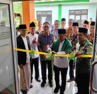 Wamen Dikdasmen Resmikan Ruang Praktik DKV  SMK Maarif NU Ciamis