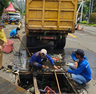 Banjir Jadi Perhatian Khusus Dinas PUPR Depok, Kerja Cepat dan Siaga Hadapi Dampak Hujan Lebat