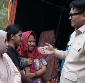 Peduli Korban Banjir, Waka MPR Salurkan Bantuan