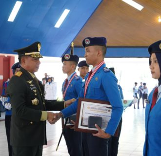 Panglima TNI Kukuhkan Alumni SMA Taruna Nusantara Angkatan 33: Jaga Nama Baik Almamater Kemana pun Melangkah