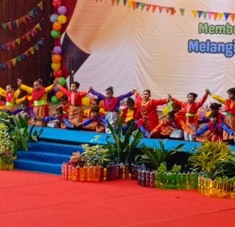 Pentas Seni SD Swasta Budi Mulia 3 Siantar dengan Thema: Membumi Dengan Budaya, Melangit Dengan Kreatifitas
