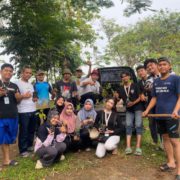 Mahasiswa Universitas Bhayangkara Jakarta Raya Tanam 200 Pohon di TPU Cisalak untuk Penghijauan
