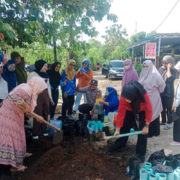 Warga Desa Tenrigangkae Gelar Kerja Bakti dan Pembuatan Media Tanam untuk Sayuran dan Tanaman Herbal