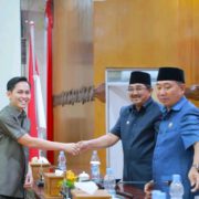 Bupati Tanjabbar Hadiri Rapur DPRD Bahas Pertanggungjawaban APBD 2024 dan RPJMD 2025–2029