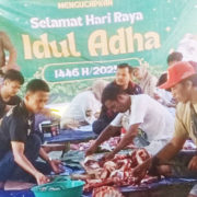 Kejari Tolitoli Sembelih Dua Ekor Sapi Kurban, Salurkan Daging untuk Warga Kurang Mampu