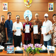 Disaksikan Dewan Pers, PWI Akhirnya Tandatangani Panitia Bersama Kongres Persatuan