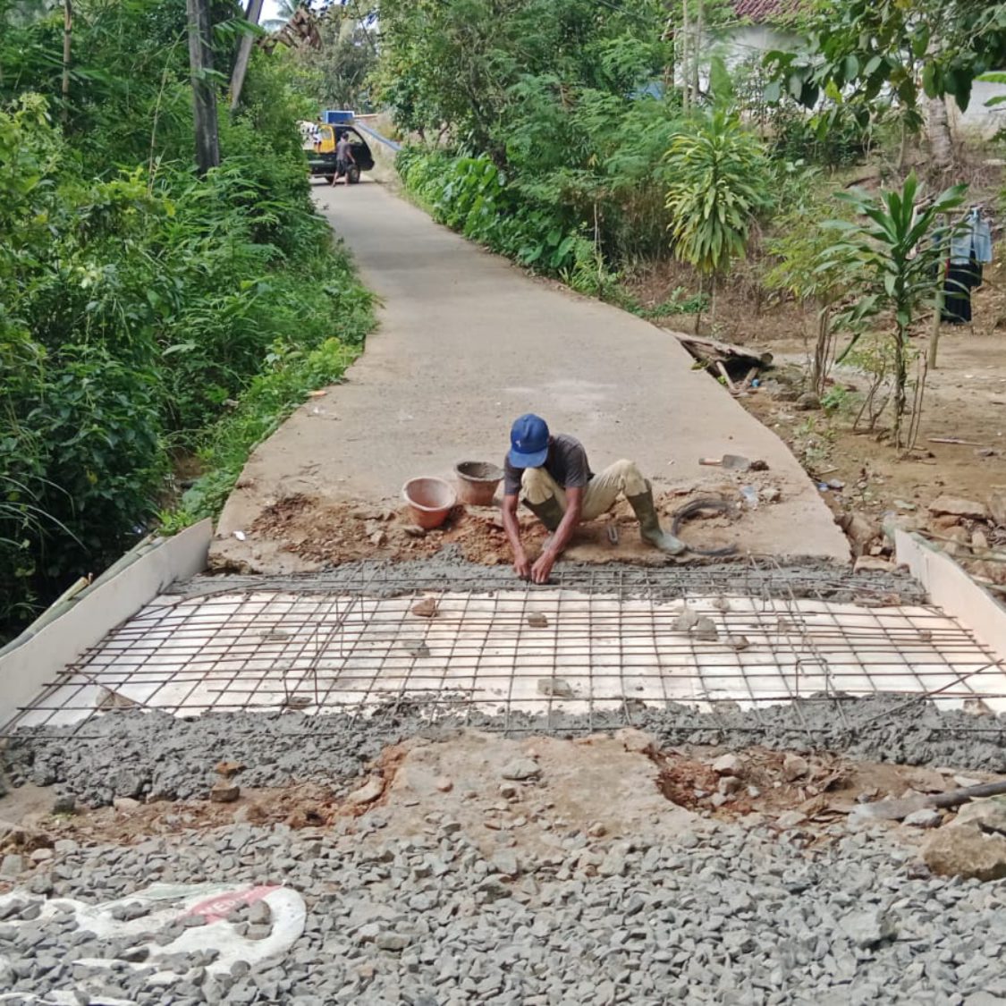 Antisipasi Banjir, Pemdes Cikadu Bangun Gorong-Gorong dari DD Tahap 1