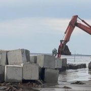 Proyek Pembangunan Pengamanan Pantai Senilai RP 19 Milliar APBN TA.2024 Di Kabupaten Ketapang Diduga Bermasalah
