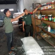 Babinsa Koramil 06/ Pardagangan Cek Komsos UD Permai Tetap Stabil, Masyarakat Senang