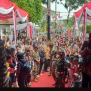 Warga Padati Pendopo Cimahi Demi Bertemu Gubernur Dedi Mulyadi di HUT ke-24 Kota Cimahi
