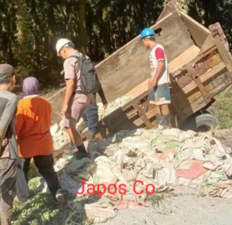 Sungguh Tega, PT Tunggal Yunus Estate Topaz Diduga Kerap Perintah Pekerja Tumpangi Damtruk Tidak Layak Bermuatan Pupuk