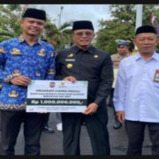 Peringati Hari Jadi Ciamis ke 383 BAZNAS Ciamis Salurkan 100 Unit RLH