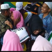Kepulangan Jemaah Haji Asal Ciamis Diwarnai Suasana Haru