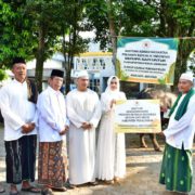 Bupati Fadia Serahkan Bantuan Hewan Qurban dari Presiden RI Prabowo Subianto