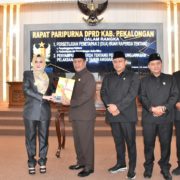 Bupati Fadia dan DPRD Sepakati Perda Reklame dan Usaha Mikro