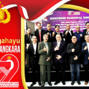 Forum Pemimpin Redaksi Media Siber Indonesia Ucapkan Selamat Hari Bhayangkara ke-79 JAKARTA, JAPOS.CO  – Forum Pemimpin Redaksi Media Siber Indonesia (Forum Pemred SMSI) menyampaikan ucapan selamat dan apresiasi kepada jajaran Kepolisian Negara Republik Indonesia (Polri) yang tengah memperingati Hari Bhayangkara ke-79, Senin, 1 Juli 2025. Ketua Umum Forum Pemred SMSI, Dar Edi Yoga, mengungkapkan penghargaan setinggi-tingginya atas dedikasi Polri dalam menjaga keamanan dan ketertiban masyarakat di seluruh penjuru Tanah Air. “Selamat Hari Bhayangkara ke-79 untuk seluruh anggota Polri di manapun bertugas. Kami mengapresiasi kerja keras, pengabdian, dan profesionalisme Polri dalam menjaga stabilitas dan ketenteraman bangsa,” ujar Dar Edi Yoga di Jakarta, Selasa (1/7/2025). Senada dengan itu, Sekretaris Jenderal Forum Pemred SMSI, Penerus Bonar Karo-Karo, turut menyampaikan harapannya agar Polri semakin dicintai masyarakat dan terus meningkatkan sinergi dengan insan pers. “Kami berharap Polri semakin profesional, humanis, dan terus memperkuat kemitraan dengan pers sebagai bagian dari pilar demokrasi. Sinergi Polri dan media sangat penting dalam menciptakan suasana kondusif serta menyajikan informasi yang objektif dan terpercaya kepada publik,” tutur Penerus Bonar Karo-Karo. Forum Pemred SMSI juga berharap momentum Hari Bhayangkara ini menjadi pelecut semangat bagi seluruh anggota Polri untuk terus meningkatkan pelayanan, perlindungan, dan penegakan hukum yang berkeadilan. (RED)